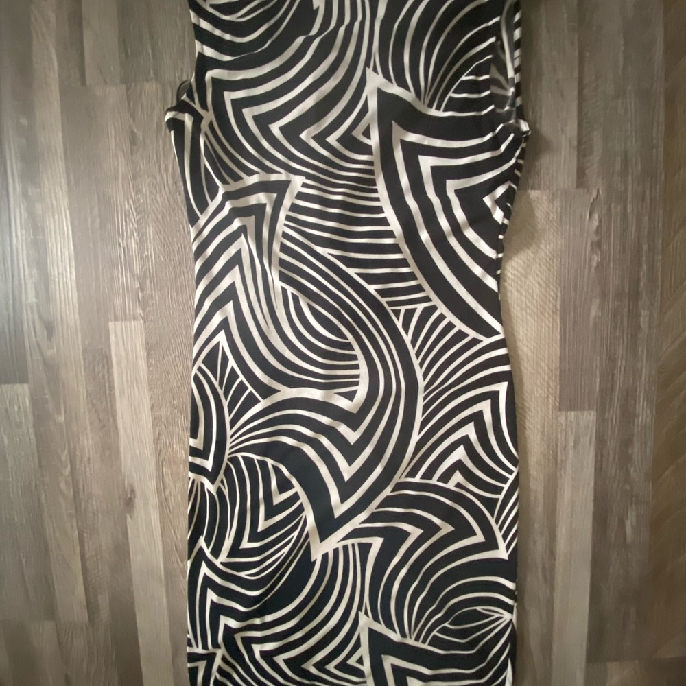 Papillon Sleeveless Black & White Geometric Bodycon Dress Size Small - Picture 5 of 5